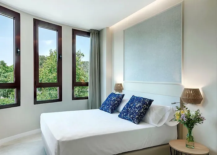 Opera House 3* Valenza